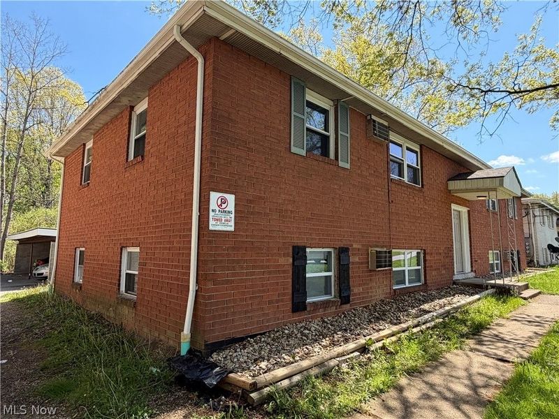 223 Kendall Avenue, Campbell, OH 44405 Photo 2