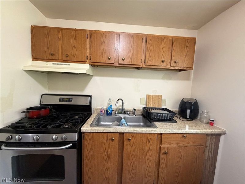 223 Kendall Avenue, Campbell, OH 44405 Photo 6