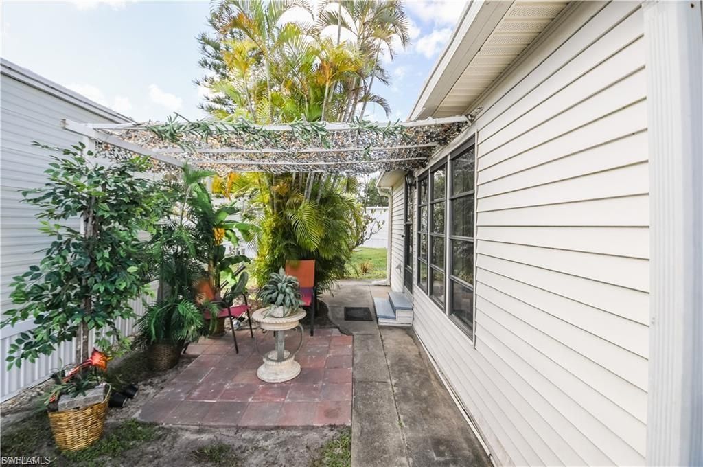 8628 Firwood Dr, Estero, FL 33928 Photo