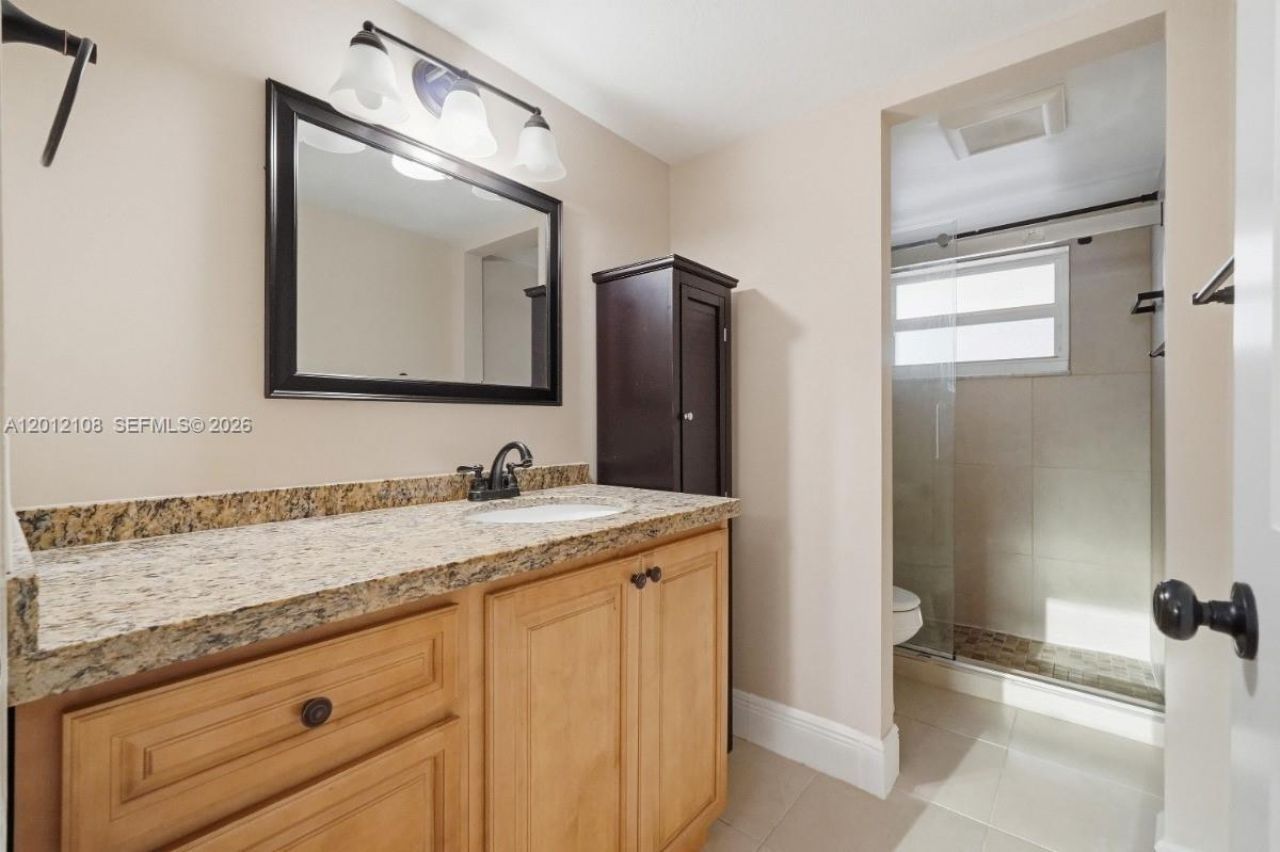 8826 W Mcnab Rd, Unit 304, Tamarac, FL 33321 Photo