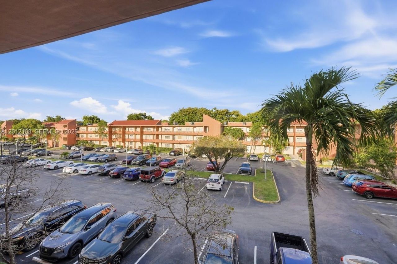 8826 W Mcnab Rd, Unit 304, Tamarac, FL 33321 Photo