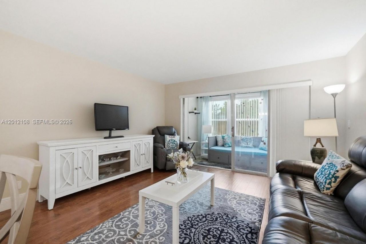 8826 W Mcnab Rd, Unit 304, Tamarac, FL 33321 Photo