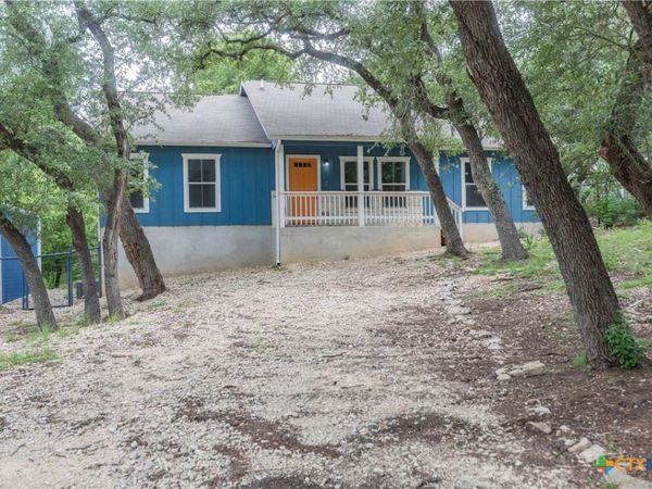 1015 Twin Deer Lane, Canyon Lake, TX 78133