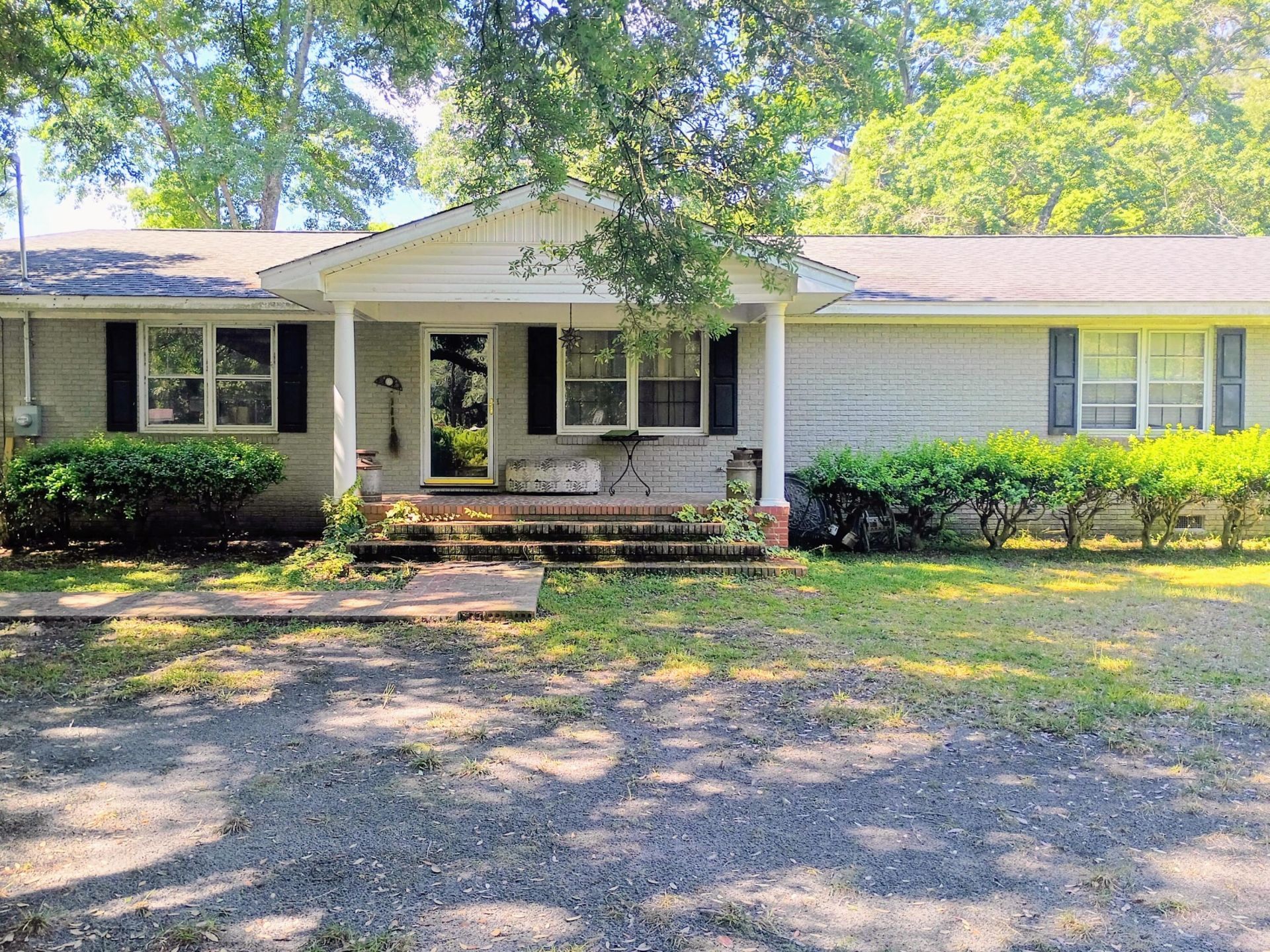 100 Old Country Club Road Photo 1