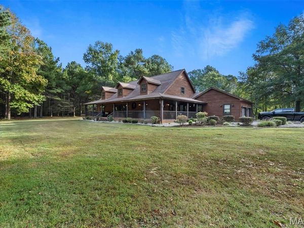 13602 Greenbriar Road , Carterville, IL 62918