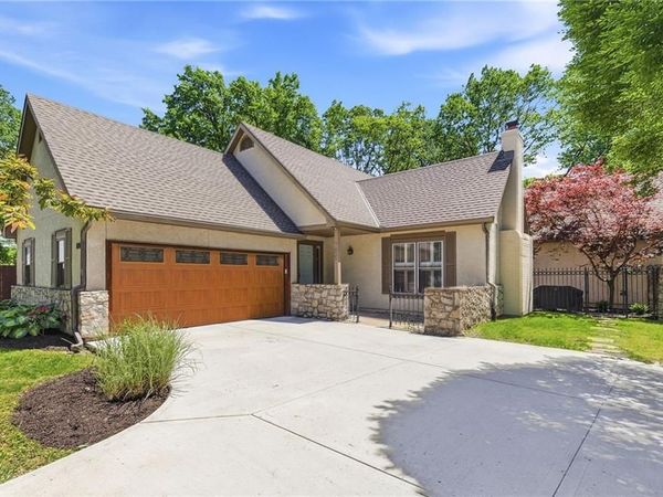 7507 El Monte Circle, Prairie Village, KS 66208
