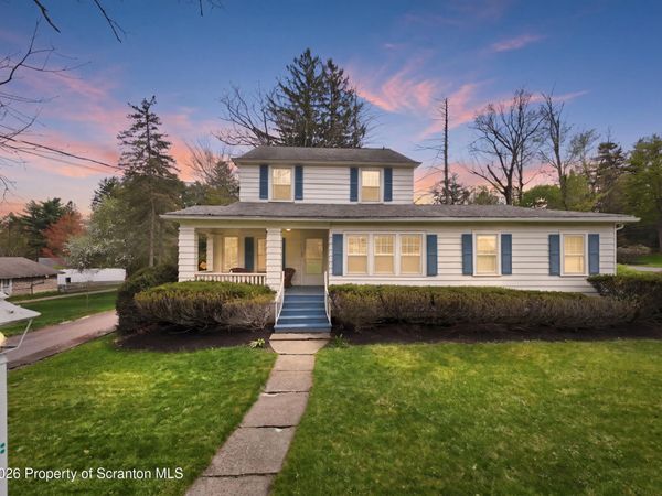 186 Machell Avenue, Dallas, PA 18612
