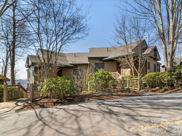 600 Andrew Banks Road , Unit D4, Burnsville, NC 28714
