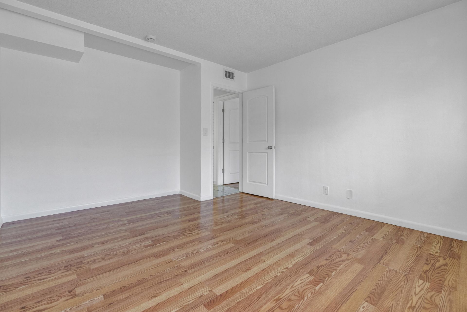 1965 S Ocean Boulevard, Unit 202, Lauderdale by the Sea, FL 33062 Photo