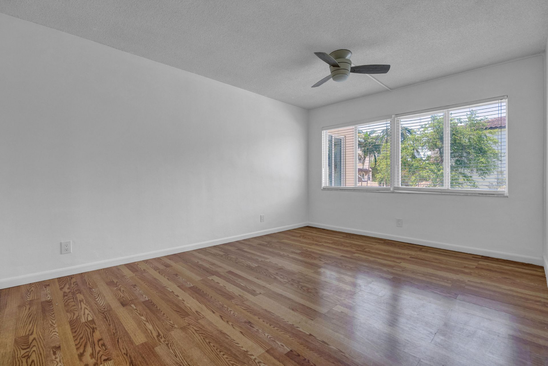 1965 S Ocean Boulevard, Unit 202, Lauderdale by the Sea, FL 33062 Photo