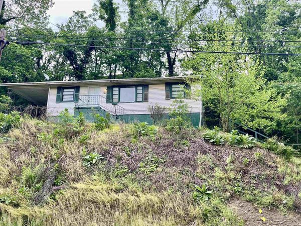 1720 Oakview , Ashland, KY 41101