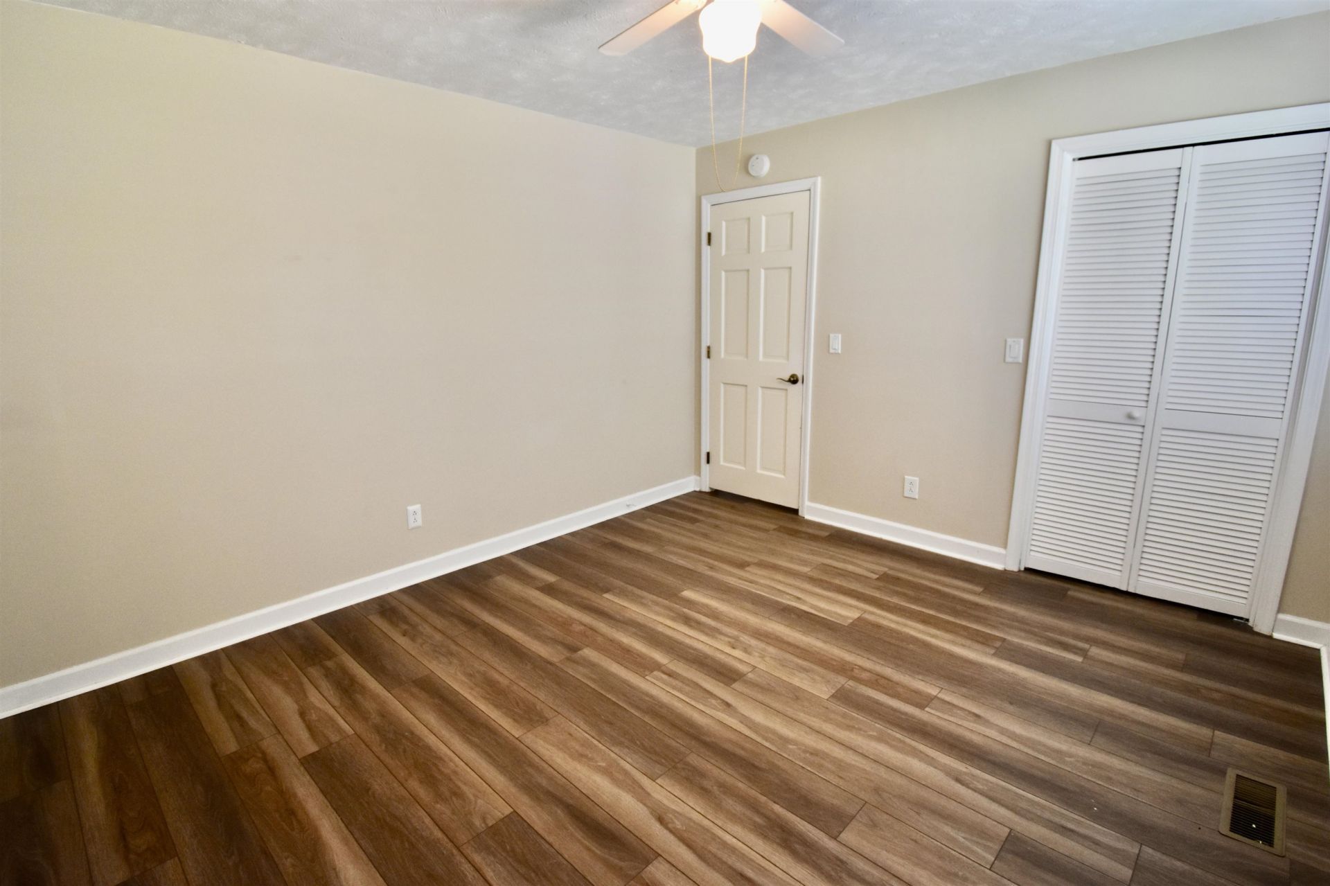 15 Clemson Rd. Photo 32