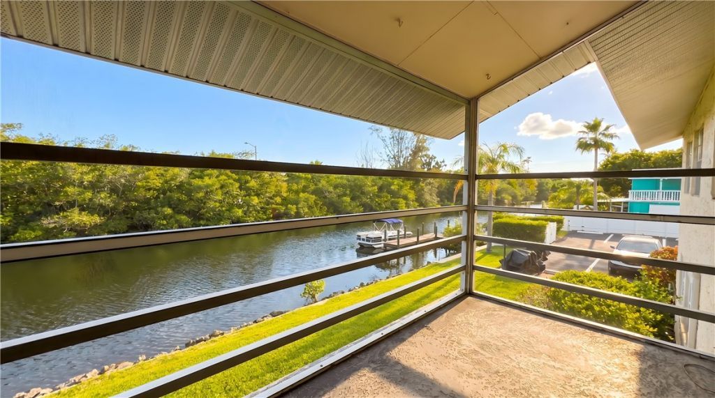 1845 Robalo Drive, Unit 205, Vero Beach, FL 32960 Photo