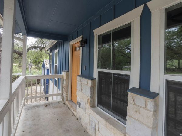 1015 TWIN DEER LN, Canyon Lake, TX 78133