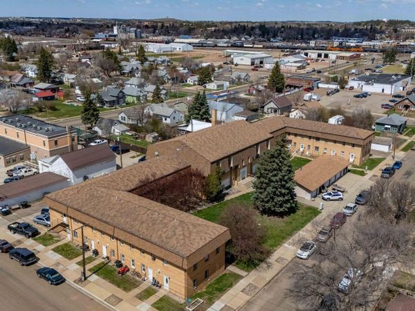 130 1st Avenue SE, Dickinson, ND 58601