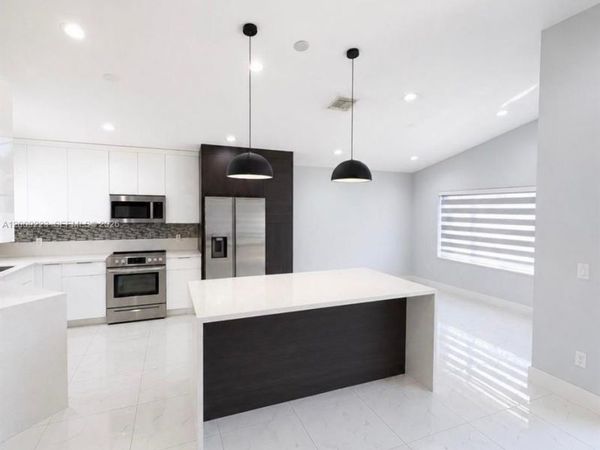 1970 NW 178th Ter, Pembroke Pines, FL 33029