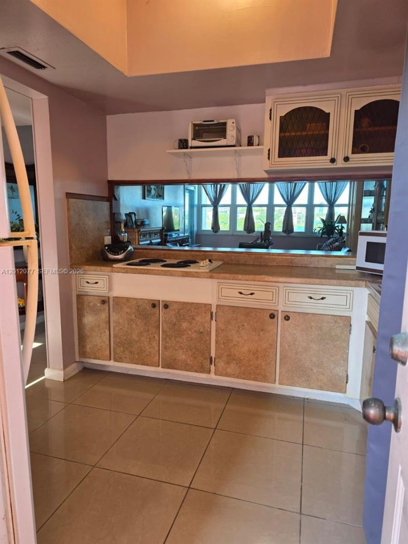 18707 NE 14th Ave , Unit 727, Miami, FL 33179 Photo