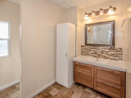 10 Leisureville Cir, Woodland, CA 95776 Photo
