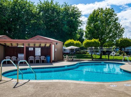 10 Leisureville Cir, Woodland, CA 95776 Photo
