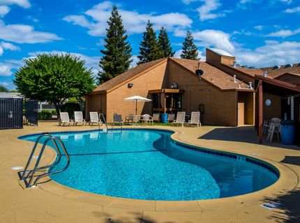 10 Leisureville Cir, Woodland, CA 95776 Photo
