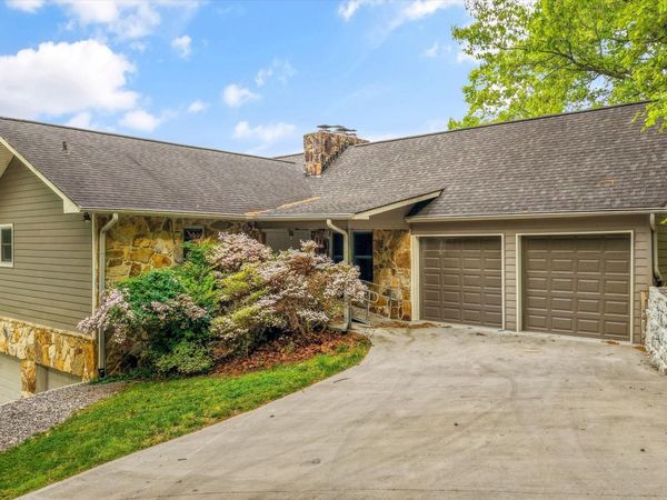 11417 Berry Hill Drive, Knoxville, TN 37931