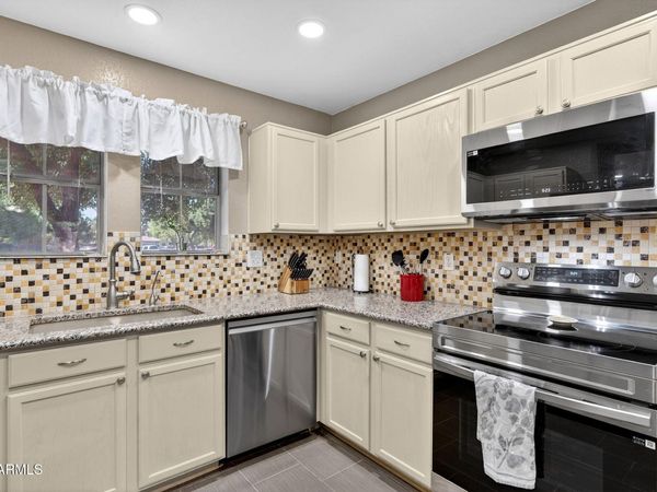 3048 E MICHELLE Way, Gilbert, AZ 85234
