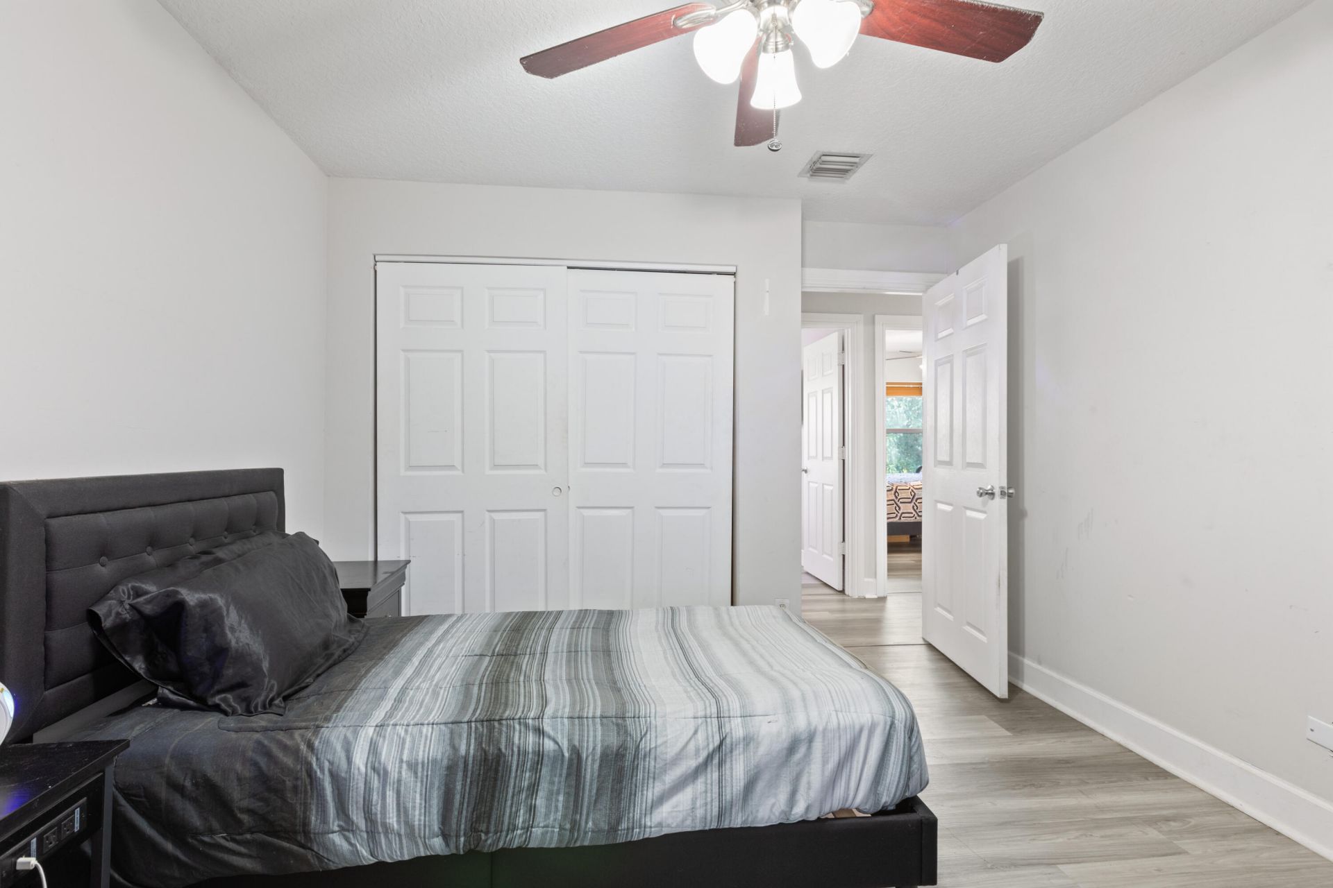 3221 El Camino, West Palm Beach, FL 33409 Photo