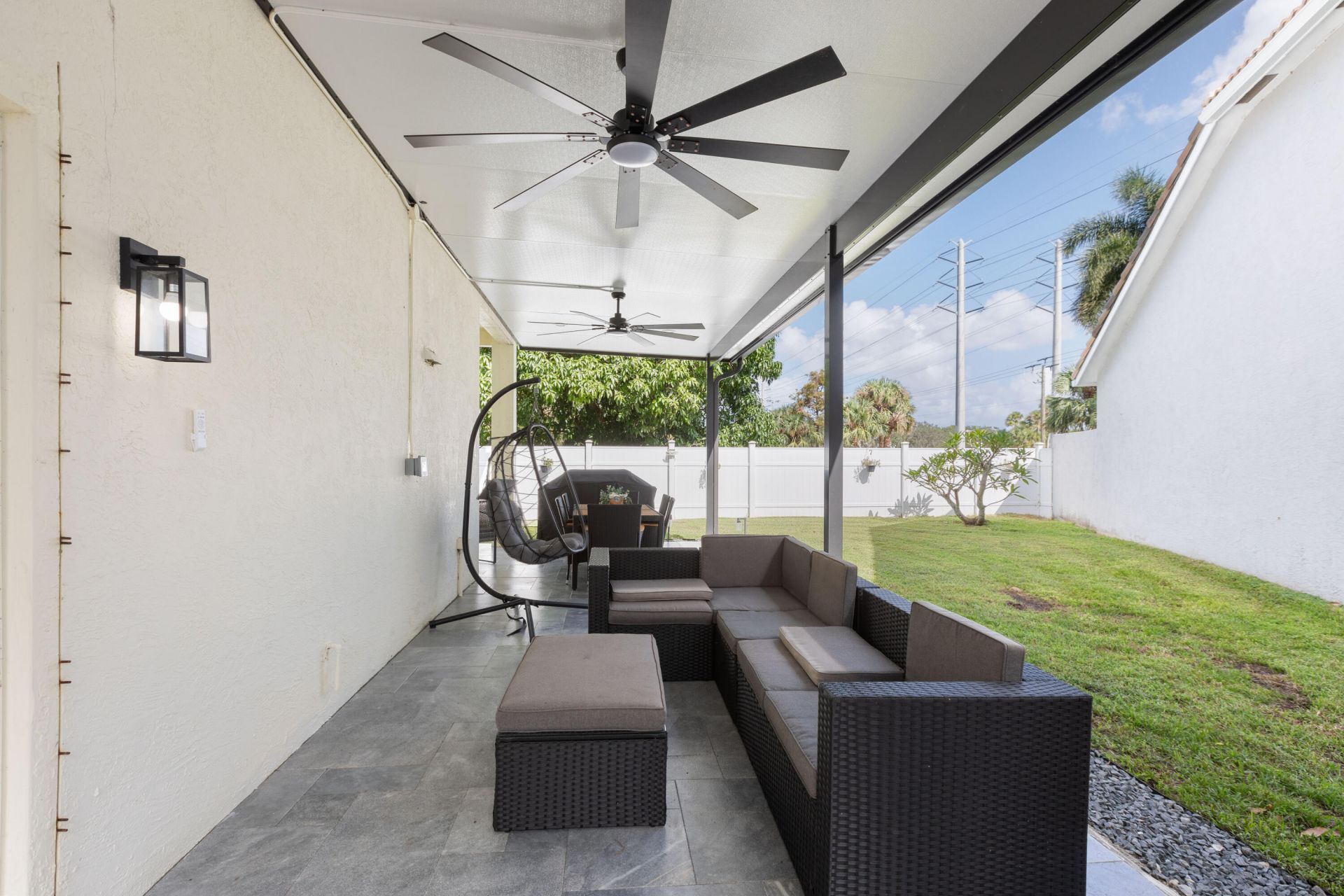 3221 El Camino, West Palm Beach, FL 33409 Photo