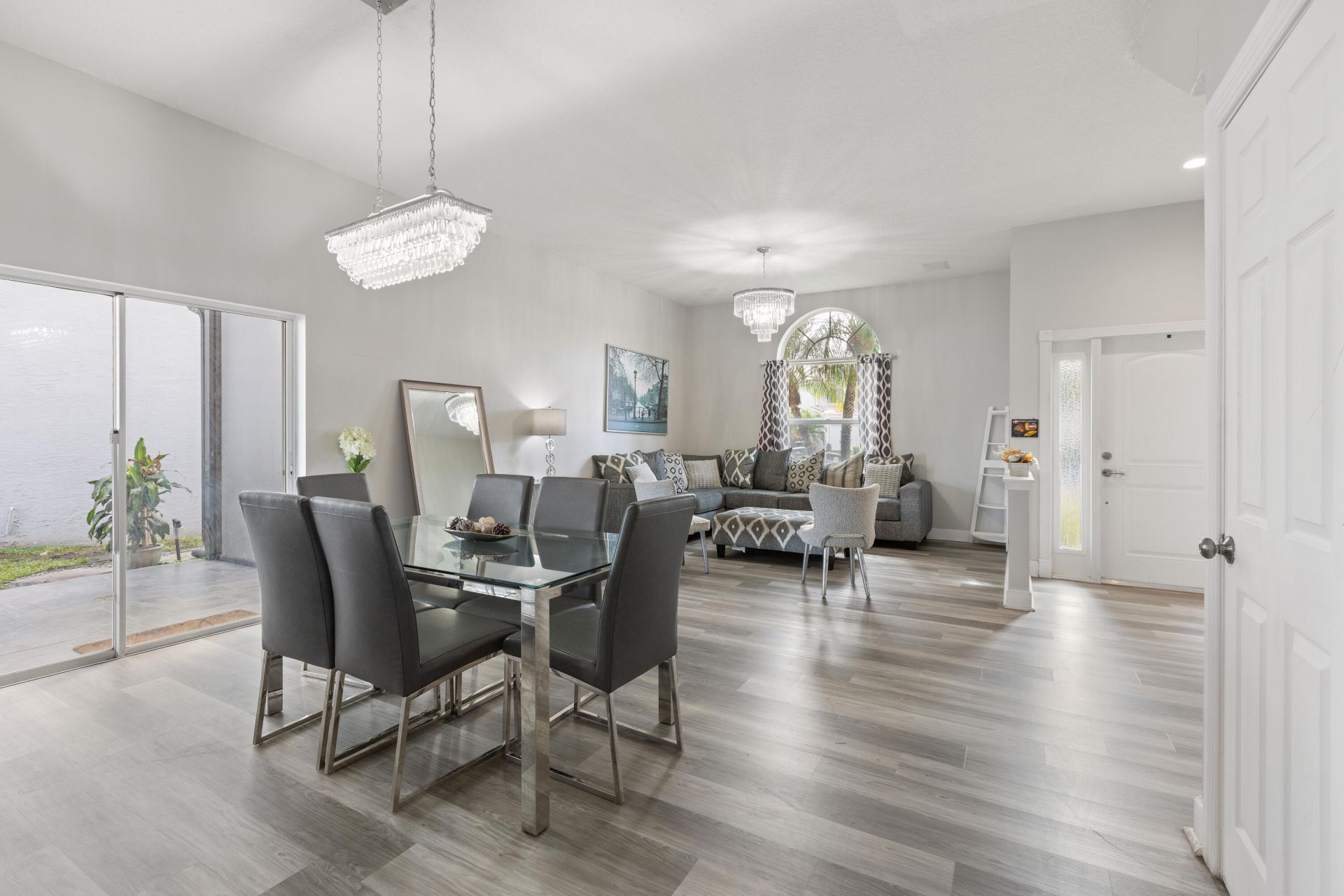 3221 El Camino, West Palm Beach, FL 33409 Photo