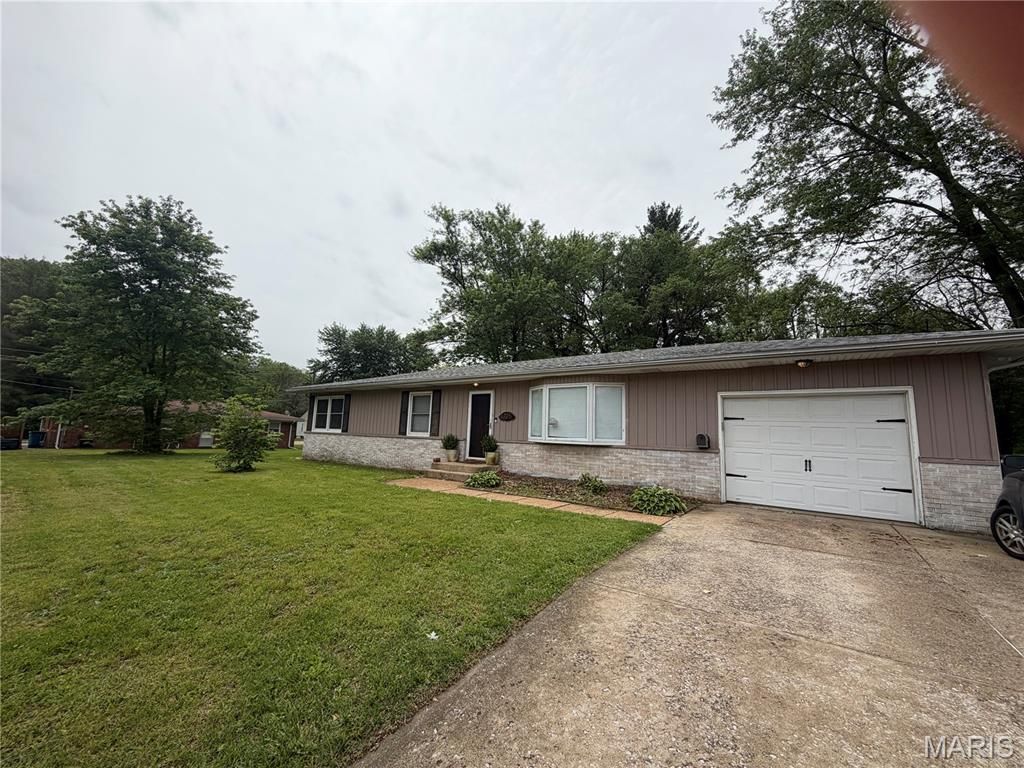 1725 West Boulevard , Belleville, IL 62221 Main Photo