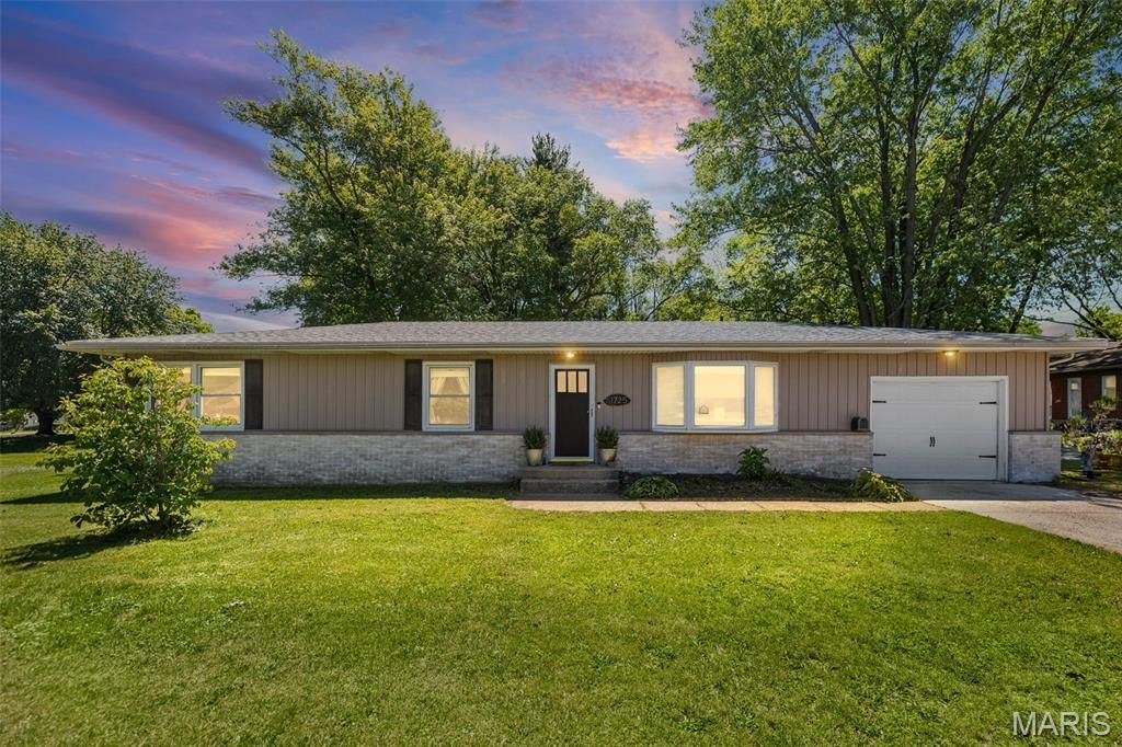 1725 West Boulevard, Belleville, IL 62221 Main Photo