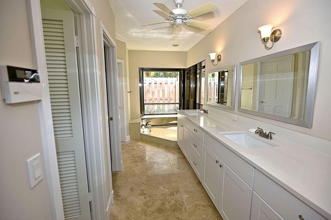 19 Dunbar Road, Palm Beach Gardens, FL 33418 Photo