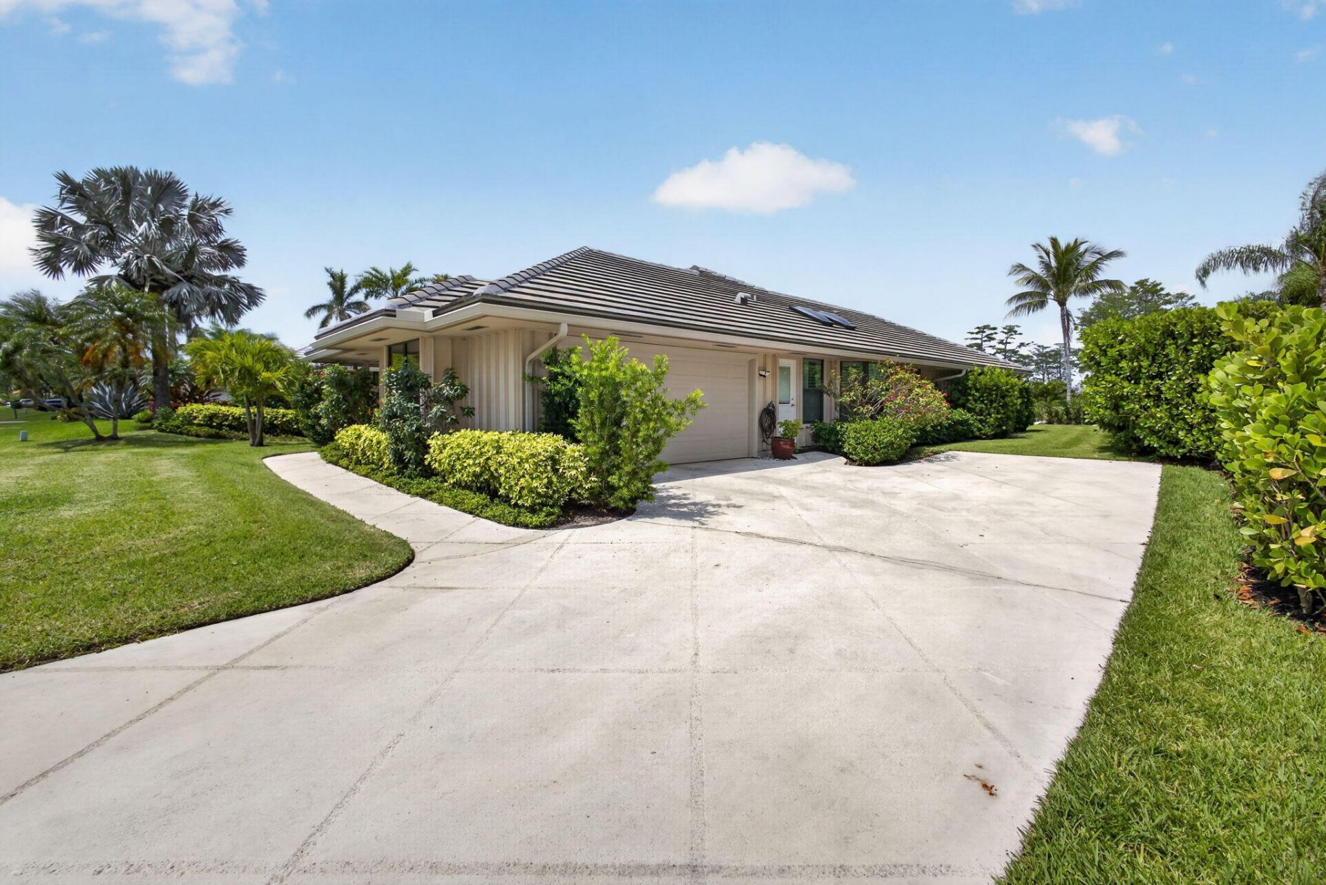 19 Dunbar Road, Palm Beach Gardens, FL 33418 Photo