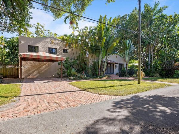 476 NE 119th St, Biscayne Park, FL 33161