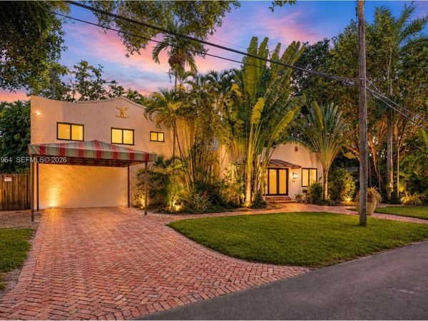 476 NE 119th St, Biscayne Park, FL 33161