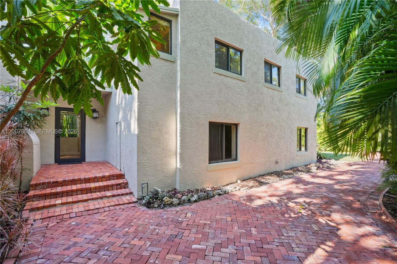 476 NE 119th St, Biscayne Park, FL 33161 Photo