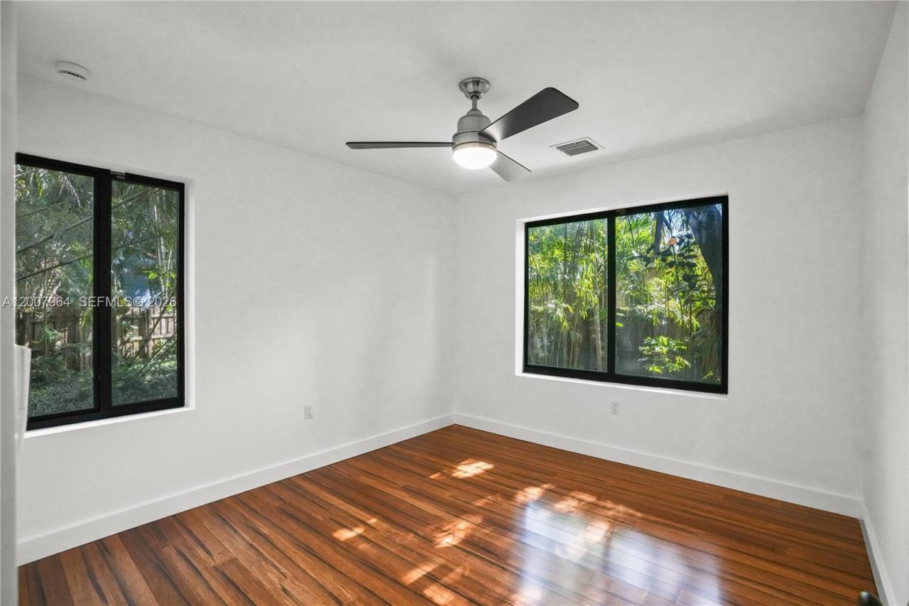 476 NE 119th St, Biscayne Park, FL 33161 Photo