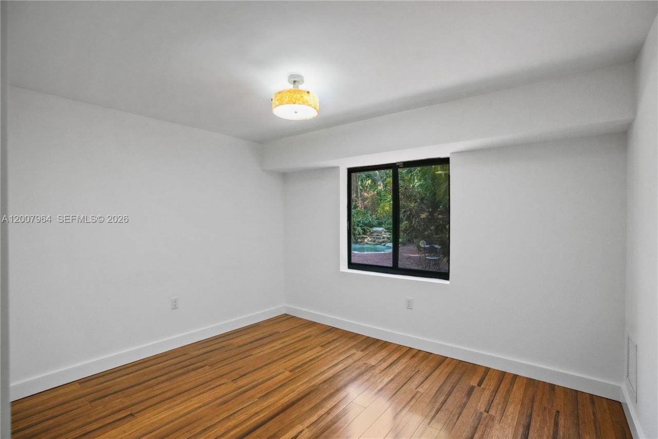 476 NE 119th St, Biscayne Park, FL 33161 Photo