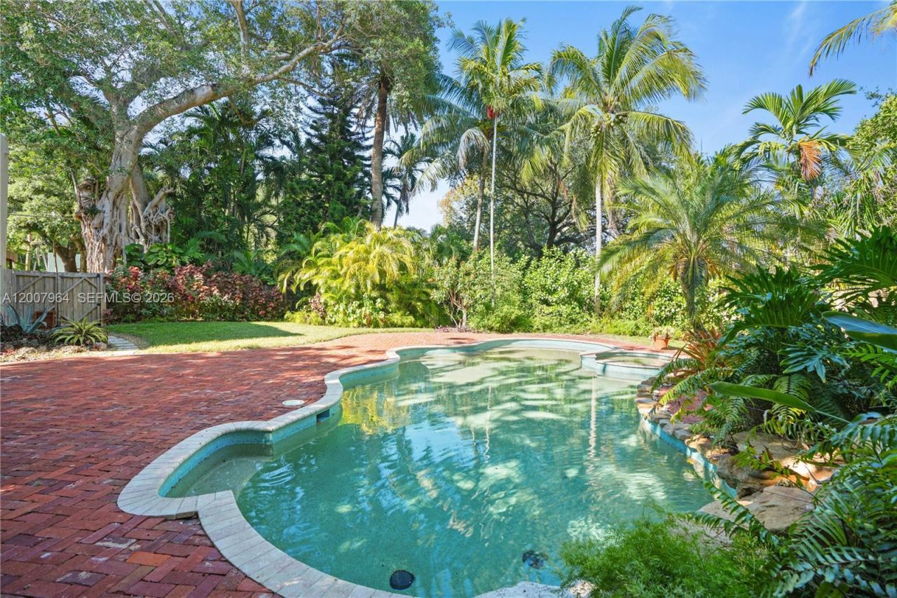 476 NE 119th St, Biscayne Park, FL 33161 Photo