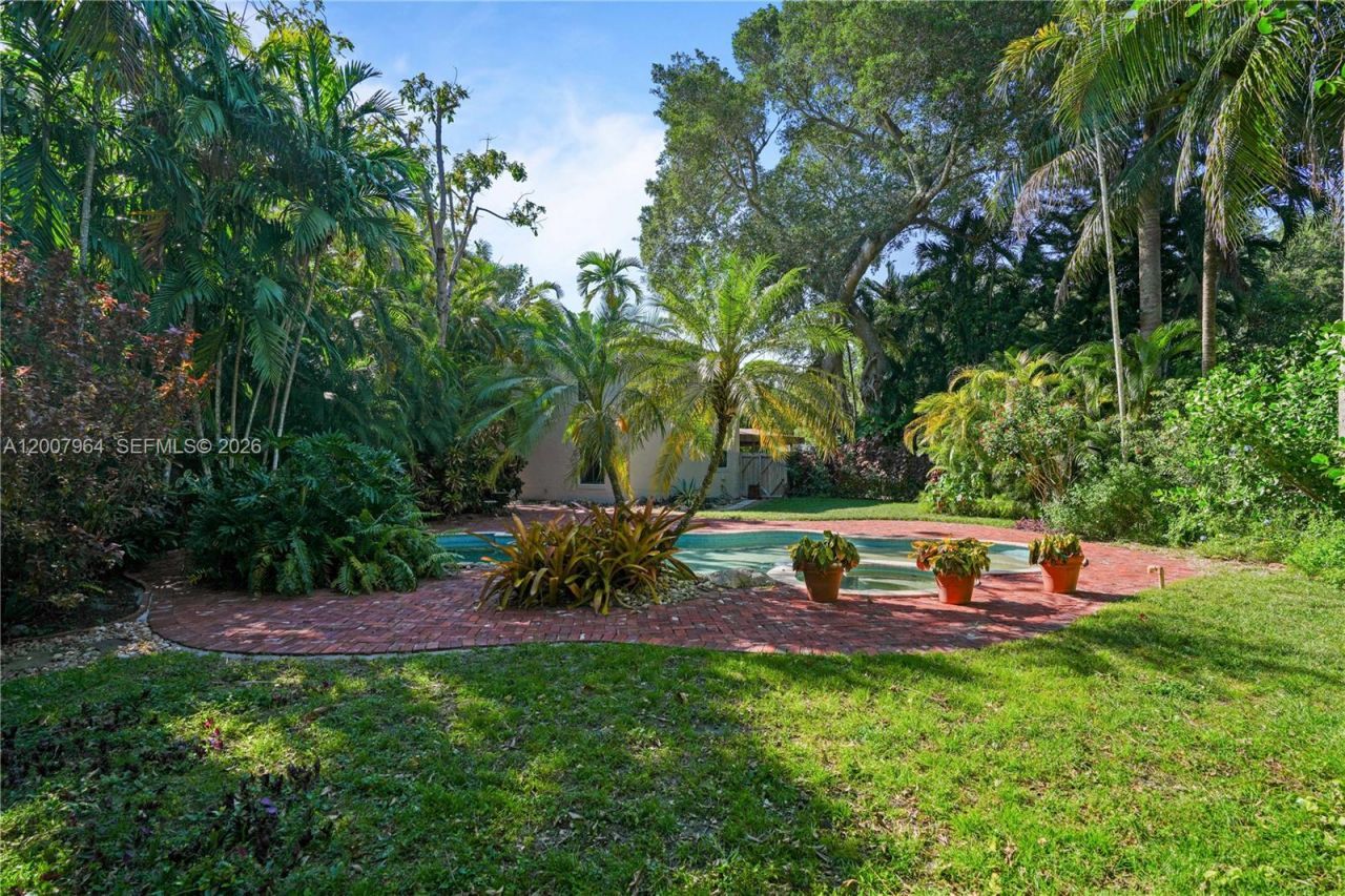476 NE 119th St, Biscayne Park, FL 33161 Photo