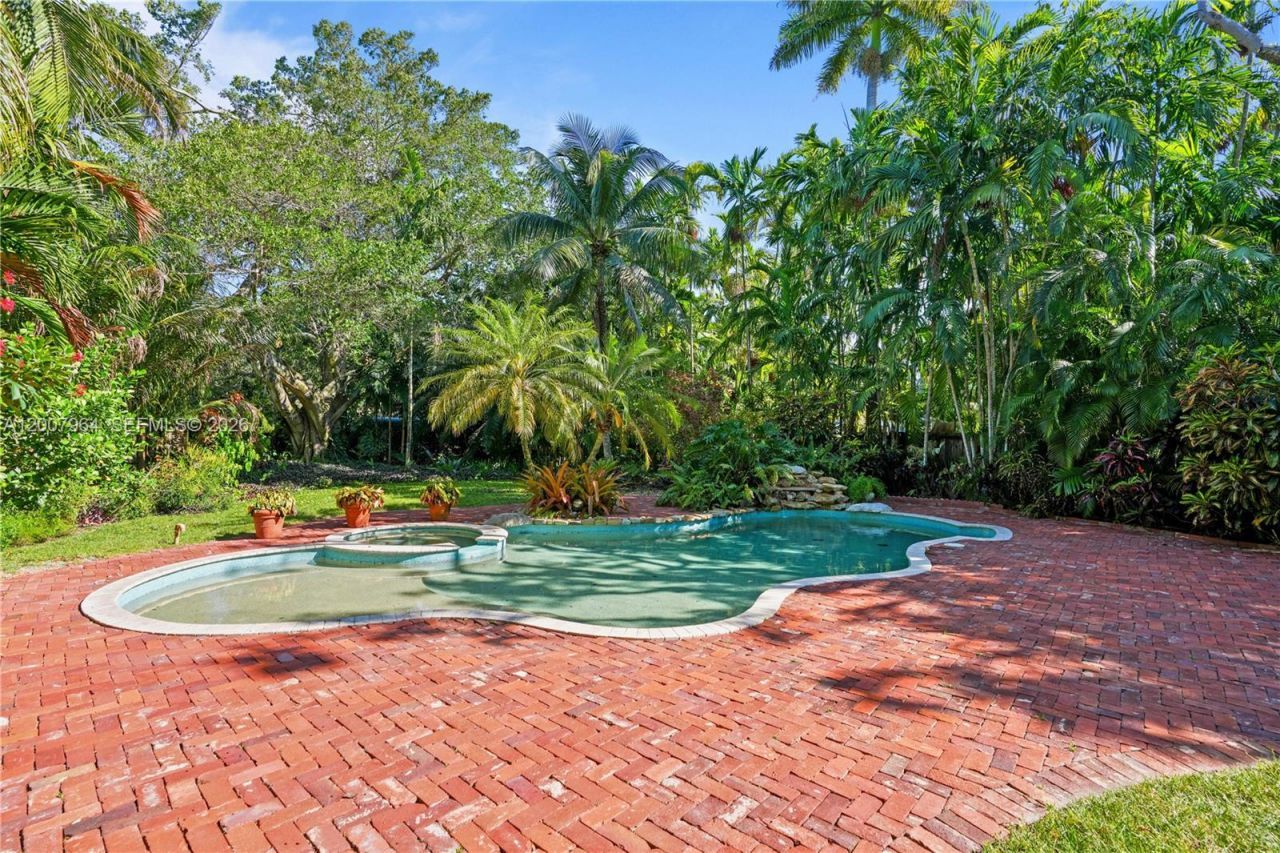 476 NE 119th St, Biscayne Park, FL 33161 Photo
