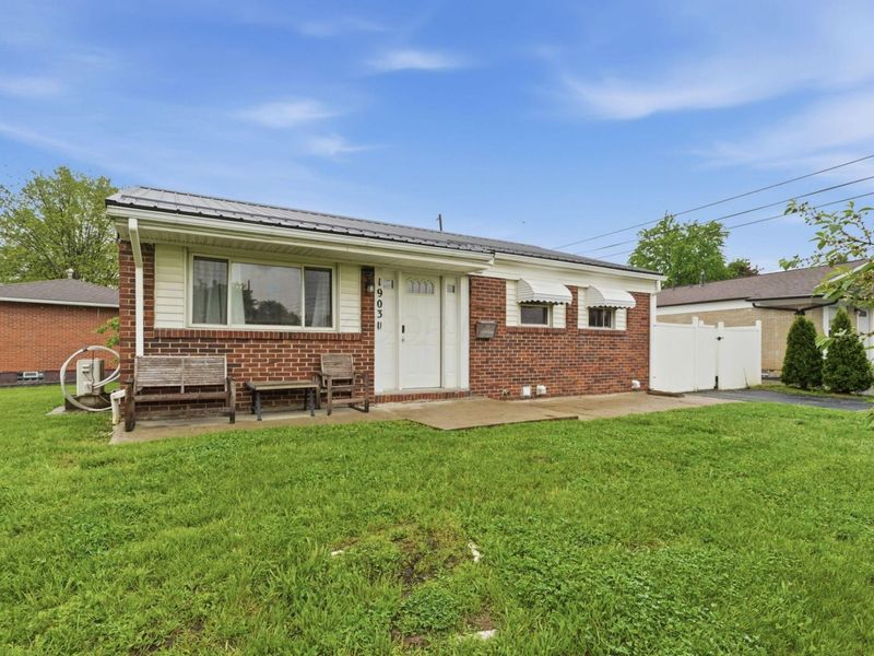 1903 Alvason Avenue, Columbus, OH 43219 Photo 2