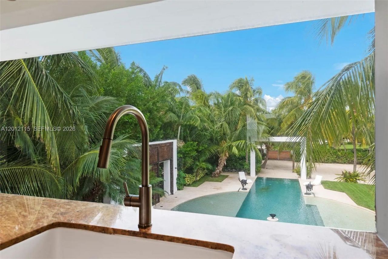 60 Ocean Front Dr , Key Largo, FL 33037 Photo