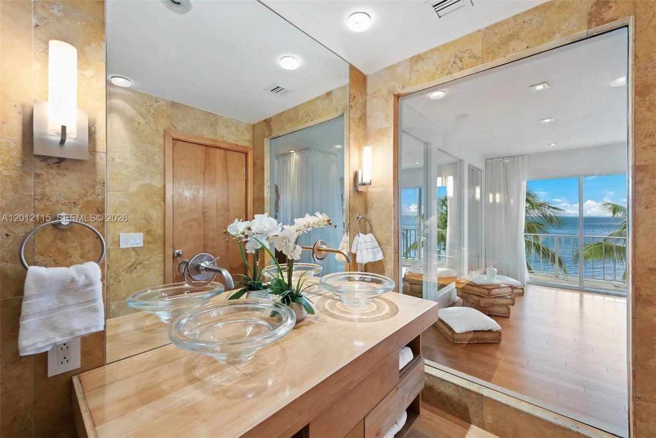 60 Ocean Front Dr , Key Largo, FL 33037 Photo