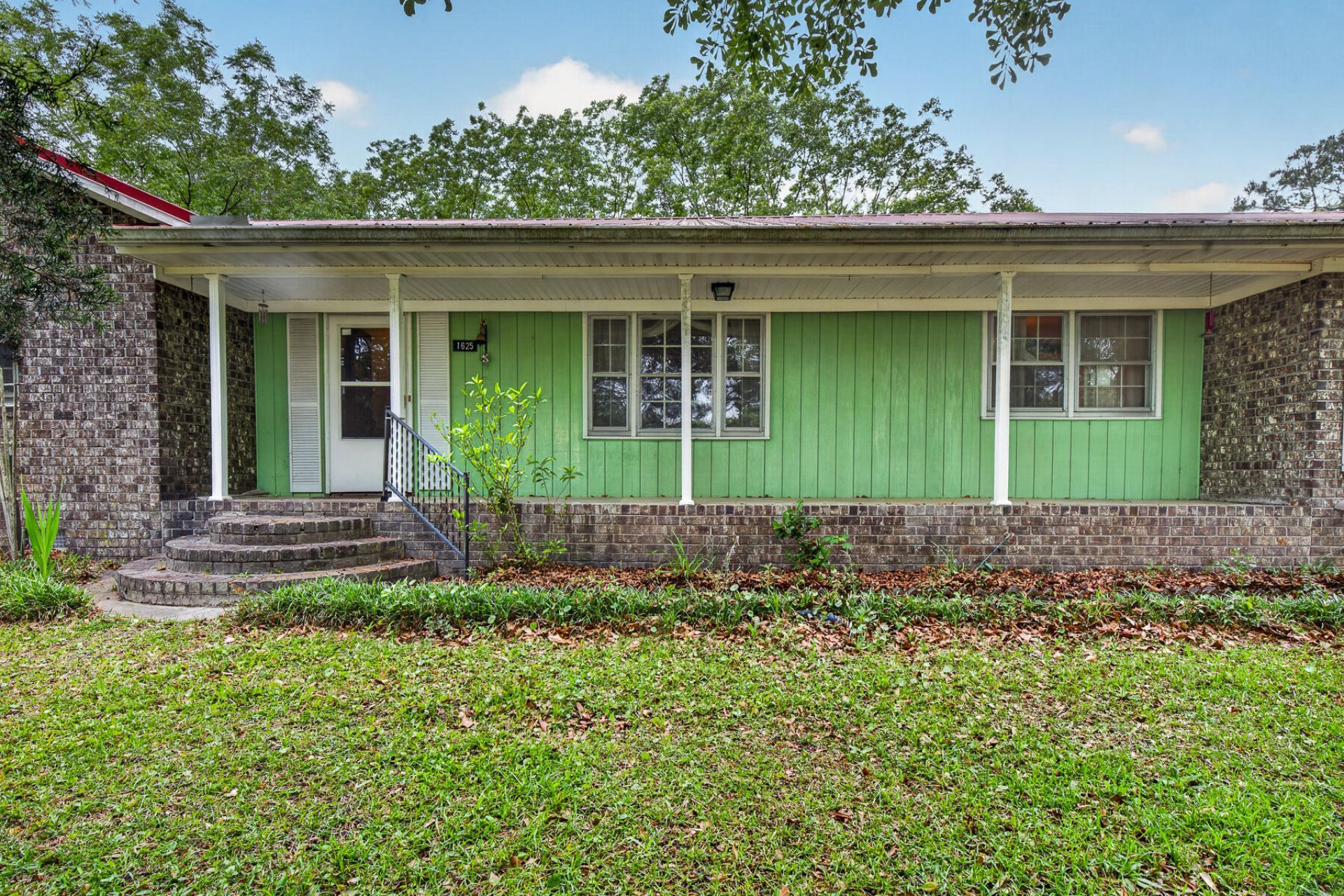 1625 Alexander Circle Photo 6