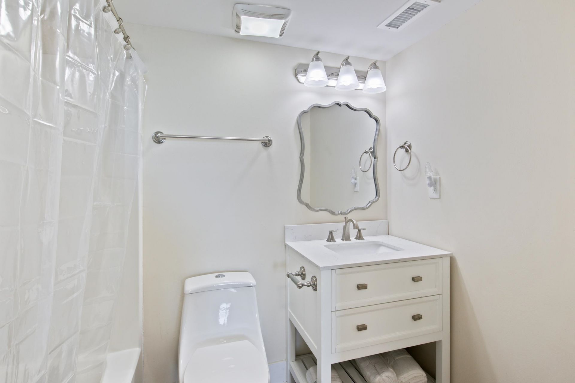 1108 N Waccamaw Dr. Photo 18