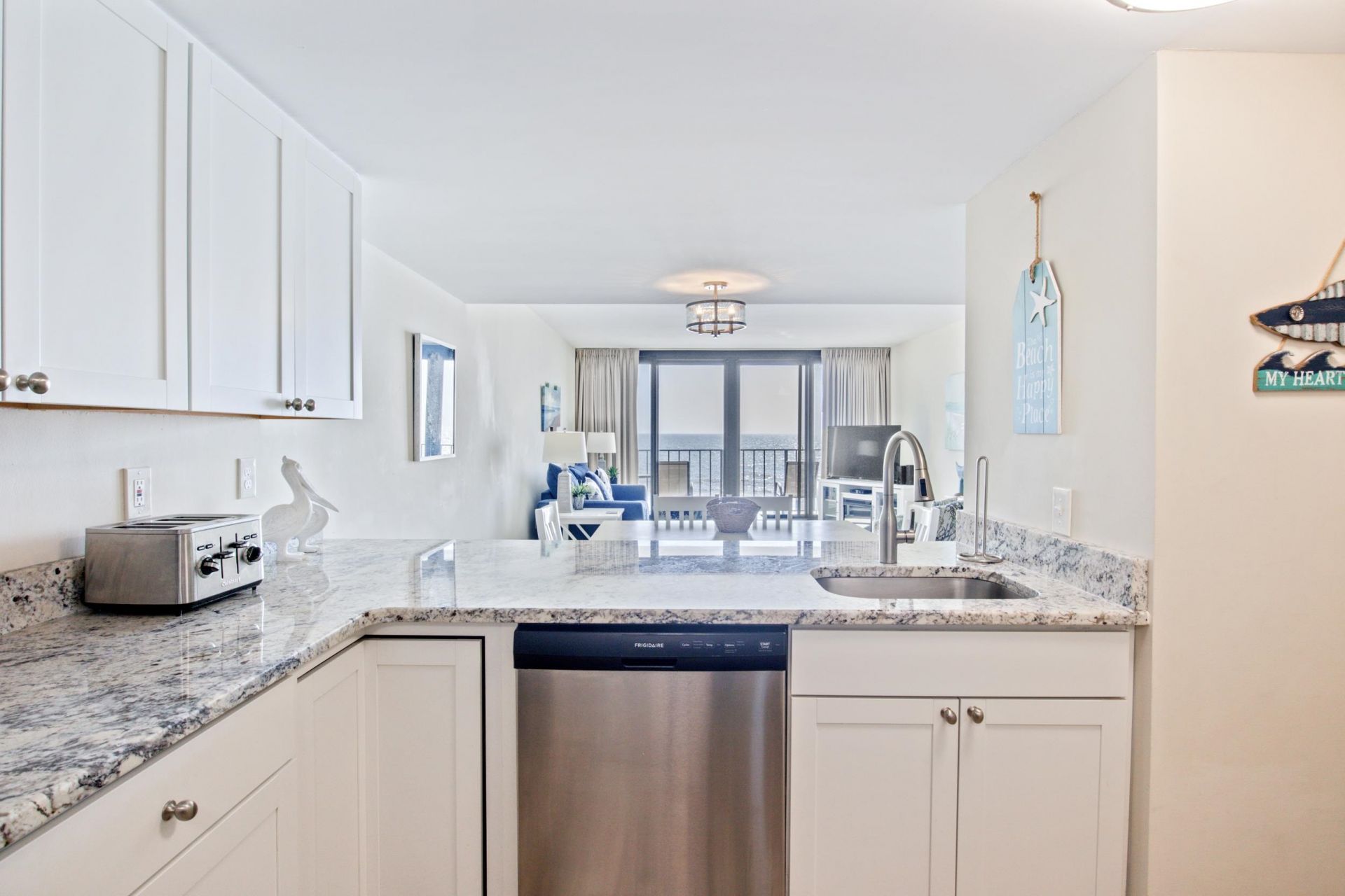 1108 N Waccamaw Dr. Photo 4