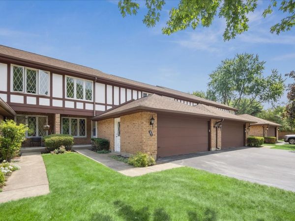 567 Cress Creek Lane , Crystal Lake, IL 60014