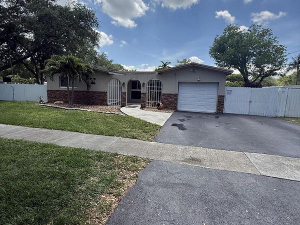 9101 SW 52nd Court, Cooper City, FL 33328