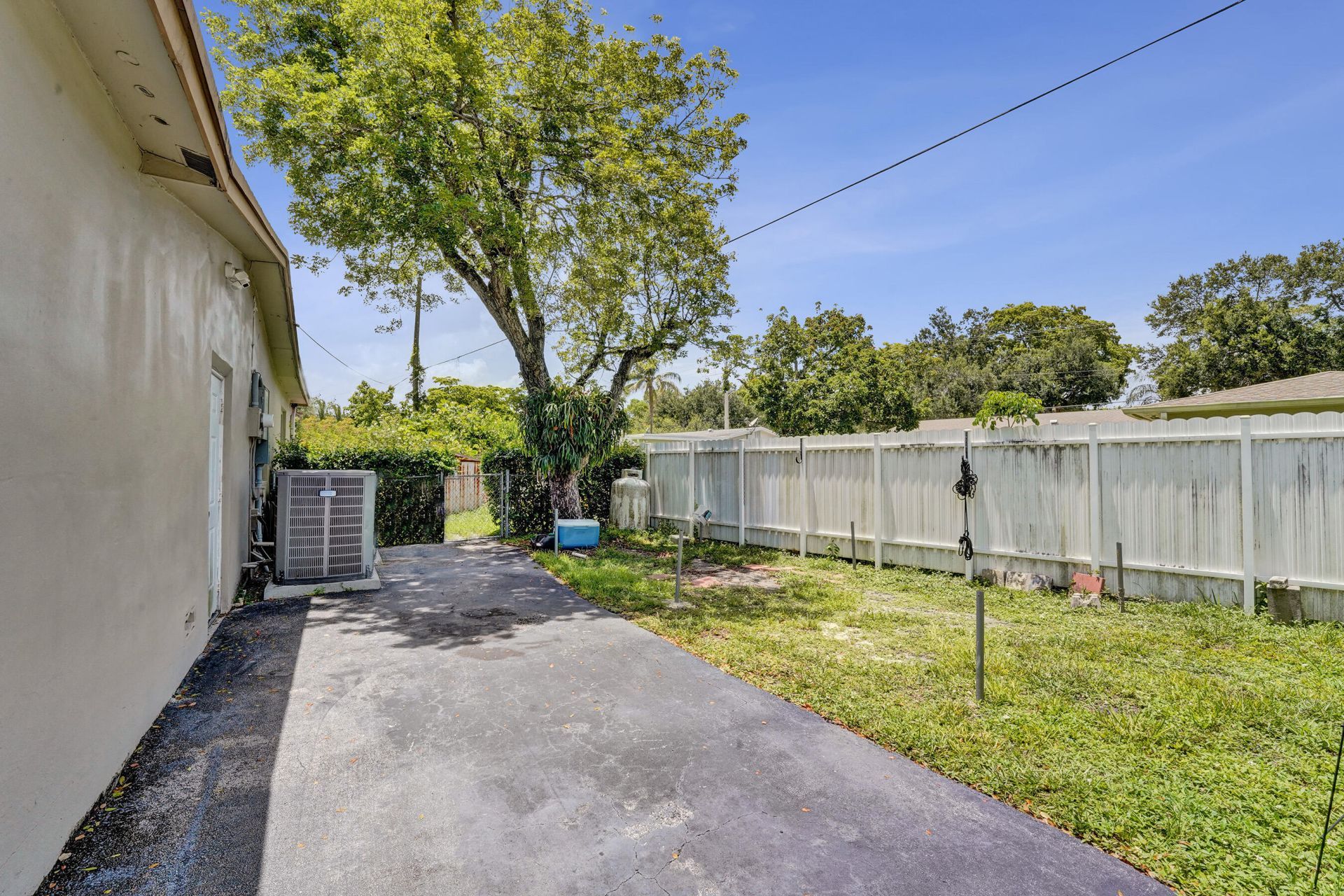 9101 SW 52nd Court, Cooper City, FL 33328 Photo